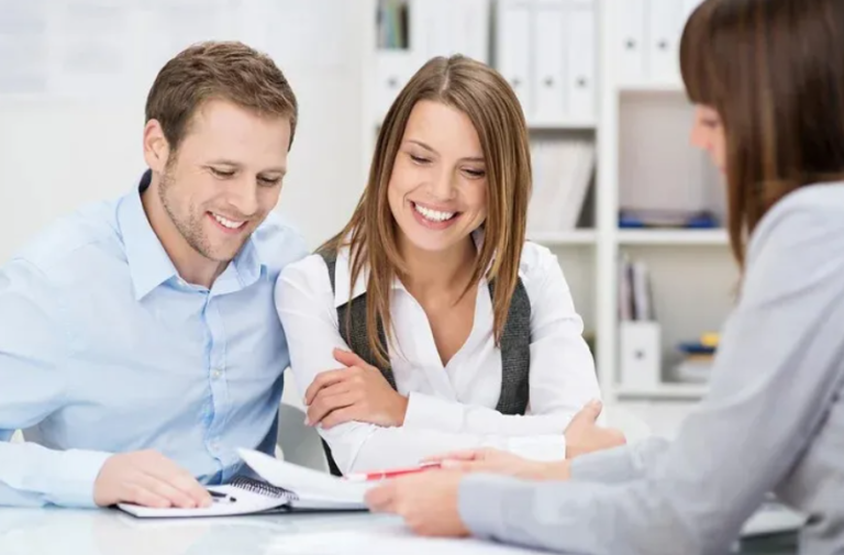 Maximizing ROI and Efficiency with Professional Airbnb Property Management
